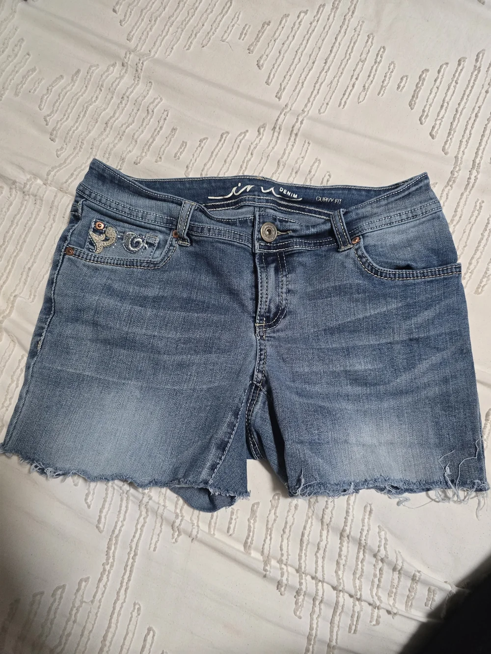 Ink Denim Embroidered Denim Shorts Size 2 Light Wash Raw Hem Stretch